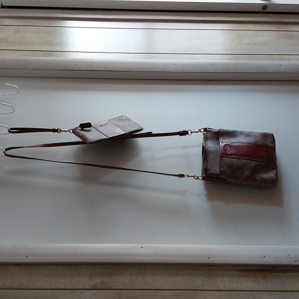 Coach cross body purse with wallet
